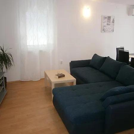 Apartment Zobic *