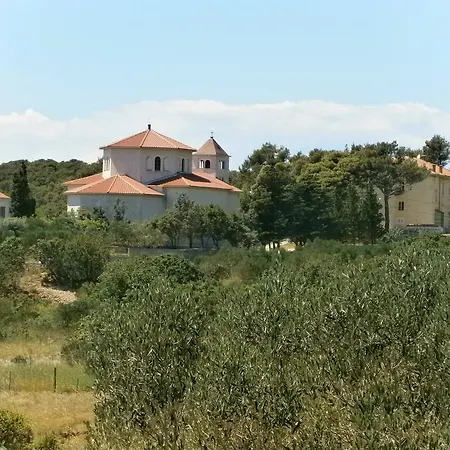 Zobic Apartment *